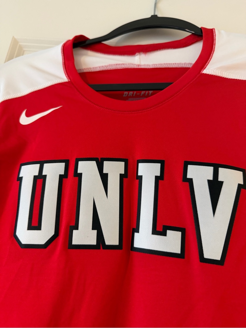 Nike UNLV dri-fit long sleeve shirt - Picture 3 of 5